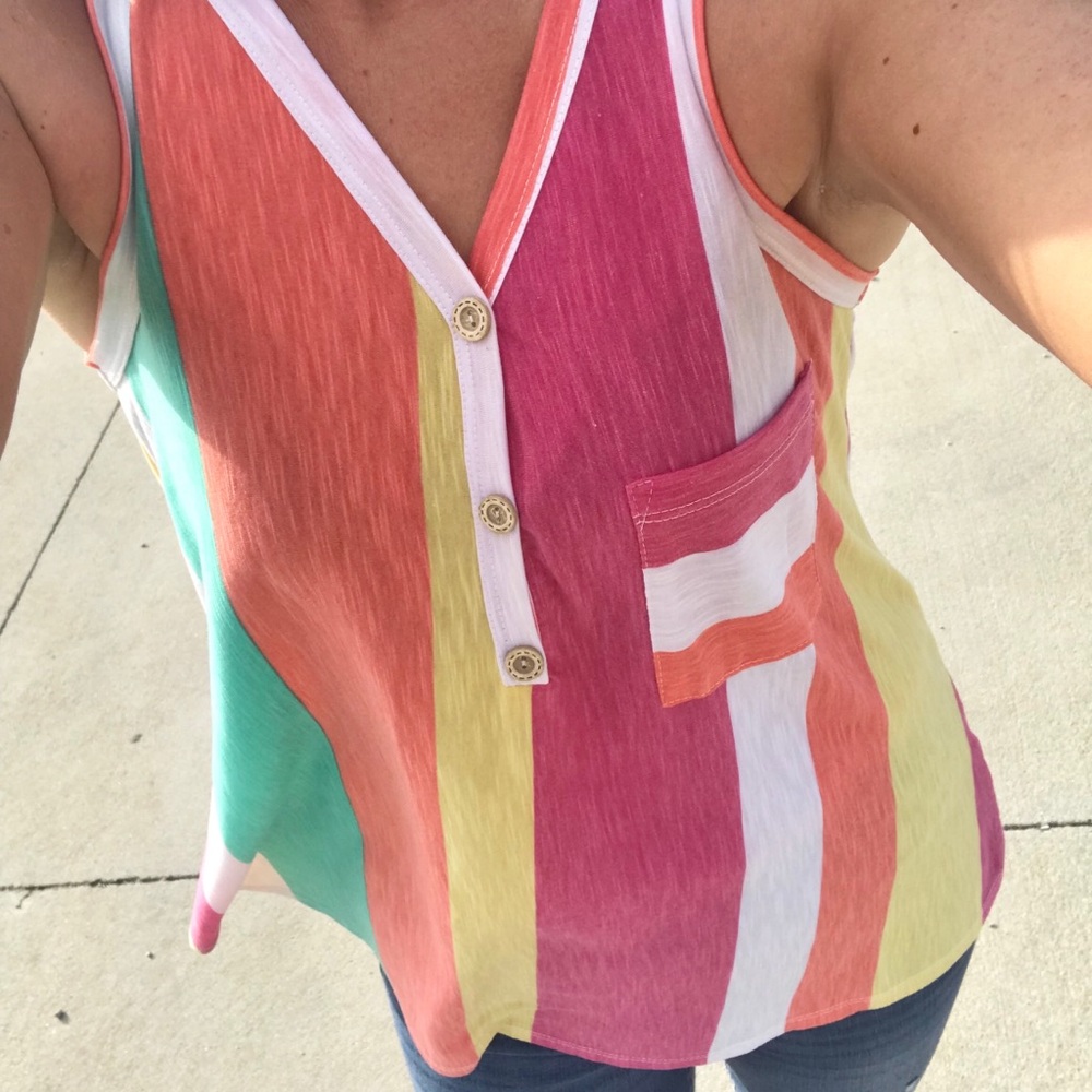 Sleeveless shirt